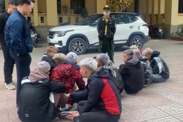 Nhóm Thanh Thiếu Niên Chạy Xe Máy Vào Cao Tốc Có Thể Bị Phạt 78 Triệu Đồng 11 người lái xe máy vào cao tốc có thể bị phạt 78 triệu đồng