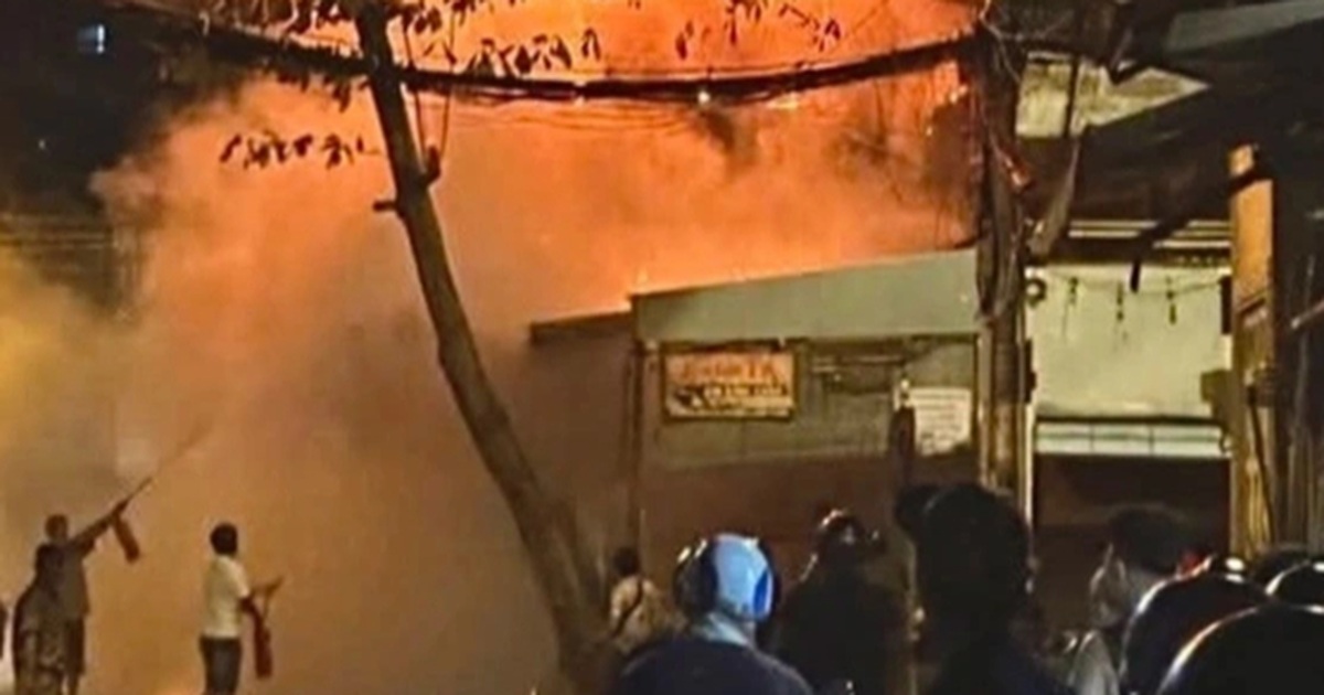 Cháy căn nhà 4 tầng ở TPHCM