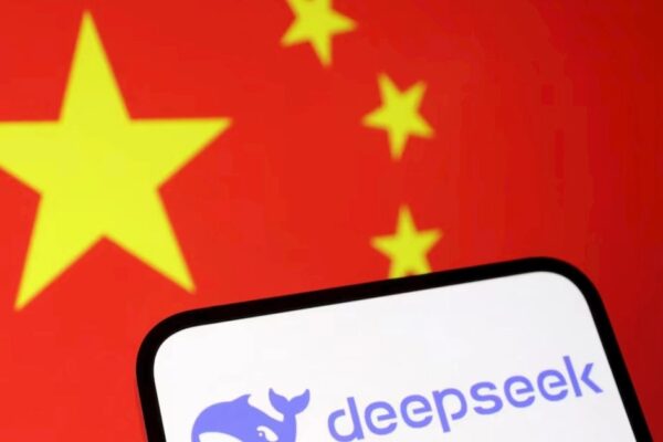 Công cụ AI DeepSeek: Cuộc cách mạng trí tuệ nhân tạo từ Trung Quốc Công cụ AI DeepSeek là gì mà khiến cả thế giới rúng động?