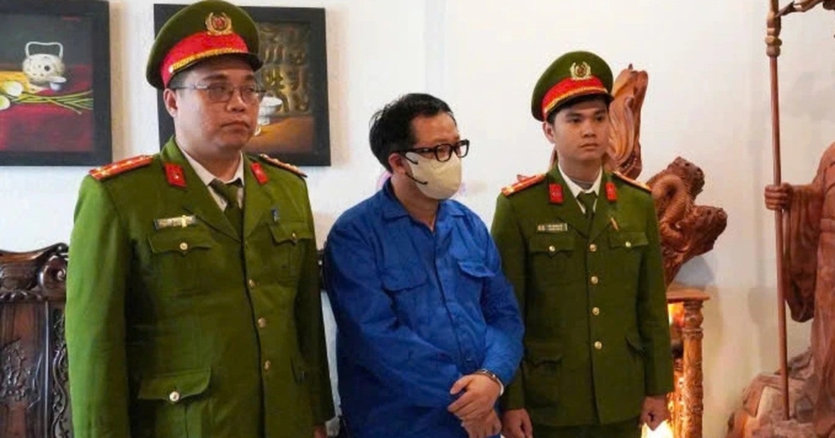 Giám đốc Đại học Huế bị đình chỉ sinh hoạt Đảng