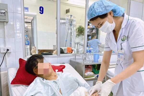 Cảnh Báo: Tai Nạn Pháo Tự Chế Gây Thương Tật Vĩnh Viễn Giáp Tết, nam sinh 16 tuổi cụt nhiều ngón tay vì pháo tự chế