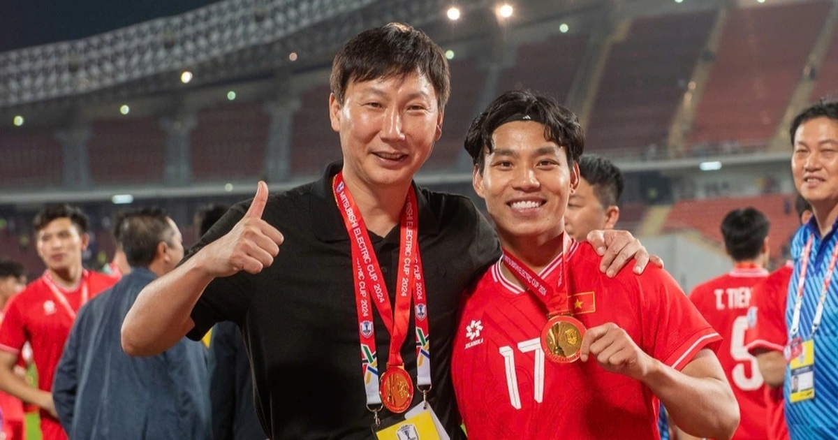 HLV Kim Sang Sik muốn đội tuyển Việt Nam có Son Heung Min