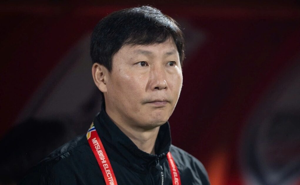 HLV Kim Sang Sik trở lại Việt Nam, tuyển quân cho giải châu Á