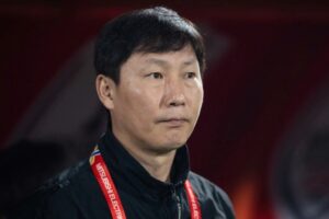 HLV Kim Sang Sik trở lại Việt Nam, tuyển quân cho giải châu Á