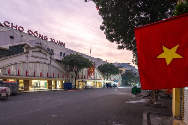 Hà Nội Bình Yên và Tĩnh Lặng trong Buổi Sớm Mùng 1 Tết Ất Tỵ Hà Nội bình yên, tĩnh lặng buổi sớm mùng 1 Tết Ất Tỵ