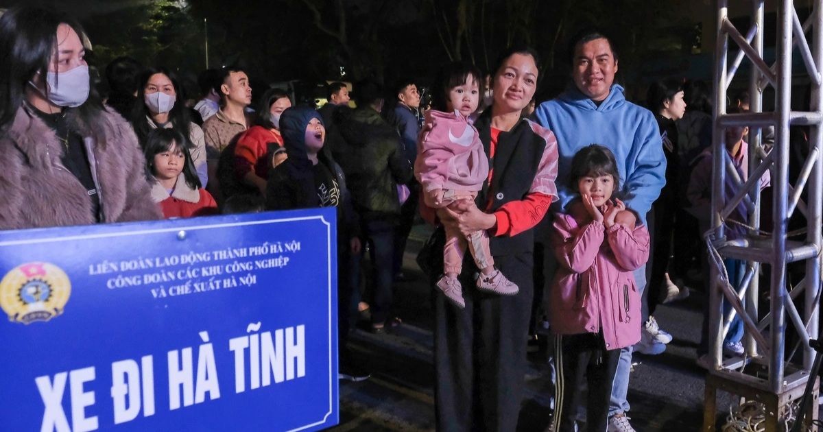 Hành trình về quê gần 350km của gia đình nữ công nhân bớt nhọc nhằn