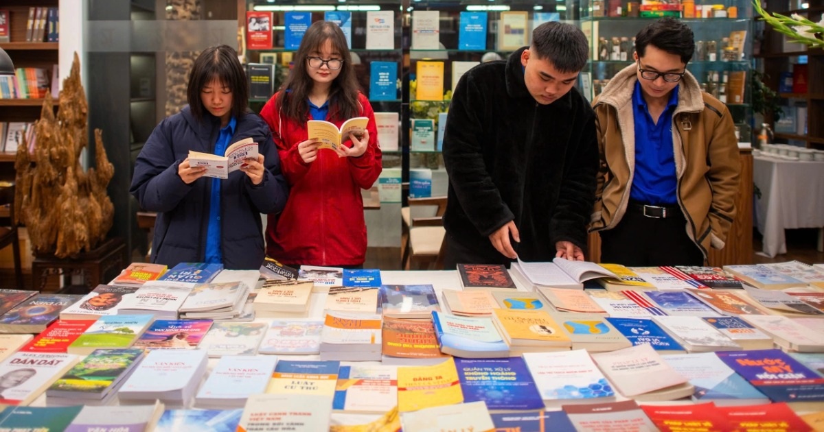 Hơn 3.000 tựa sách hấp dẫn được trưng bày tại Hội chợ sách xuân 2025