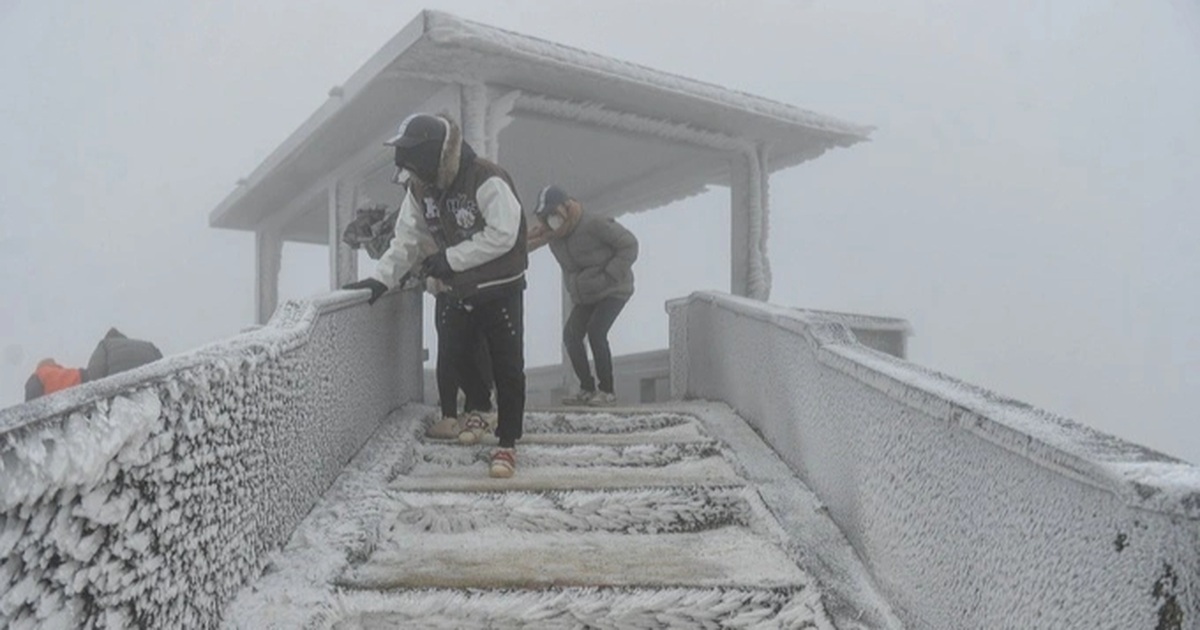 Không khí lạnh mạnh tràn về, miền Bắc chìm trong rét buốt có nơi dưới 3 độ