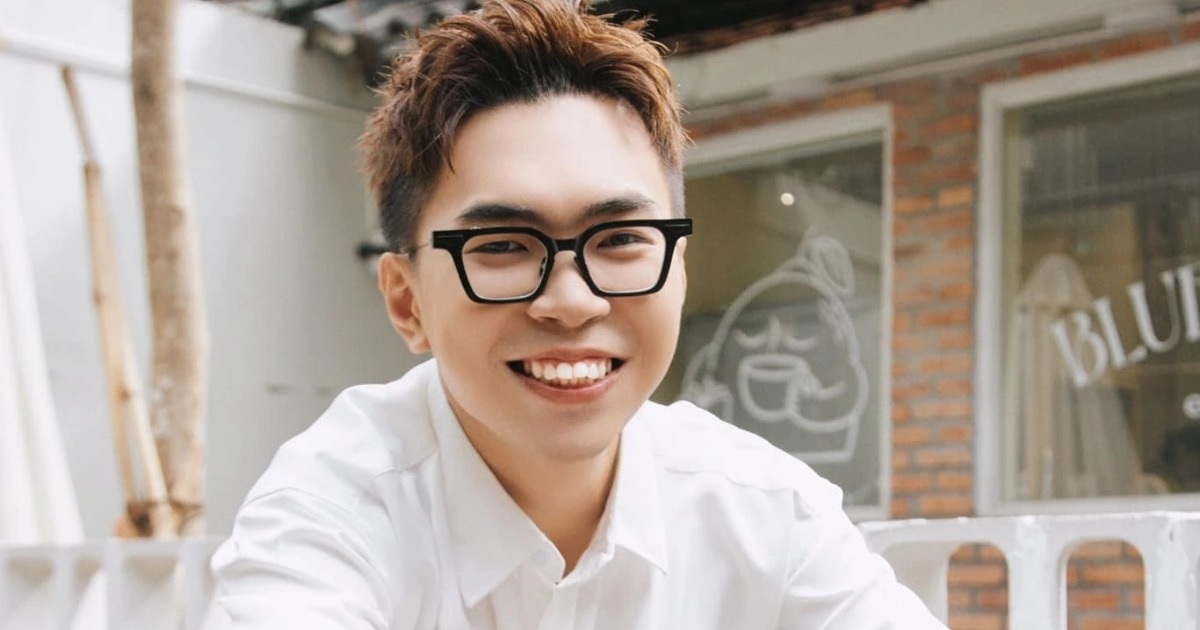 Minh Dự đón giao thừa trên máy bay, ăn Tết ở sân khấu cùng đồng nghiệp