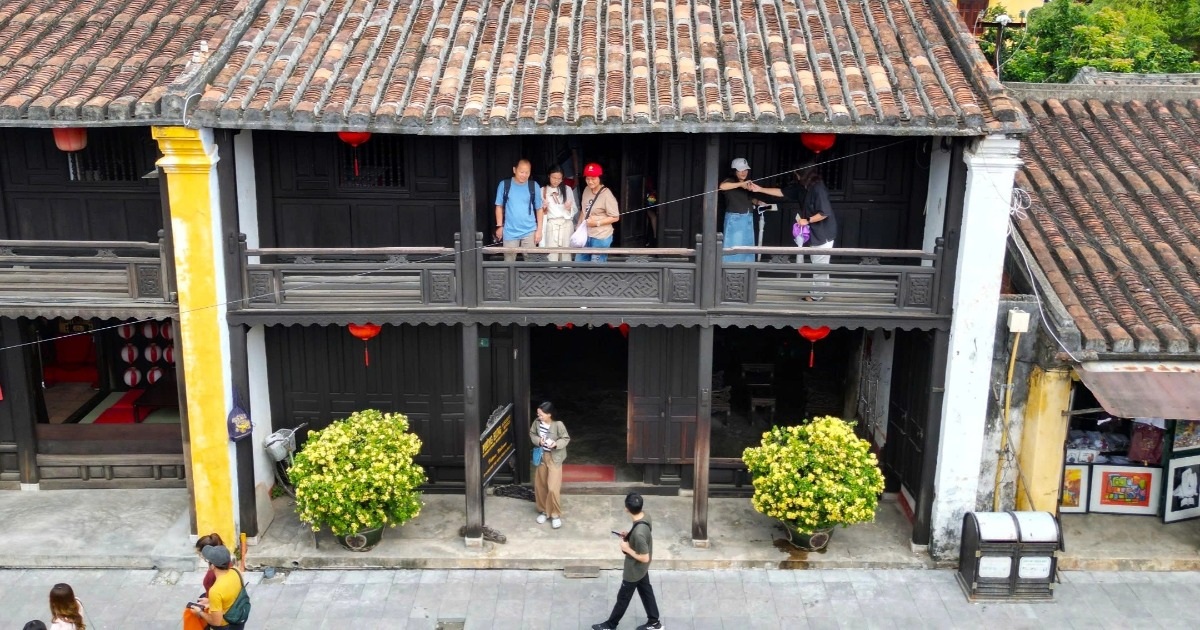 Ngôi nhà cổ hơn 240 tuổi có 80 cột gỗ lim ở Hội An