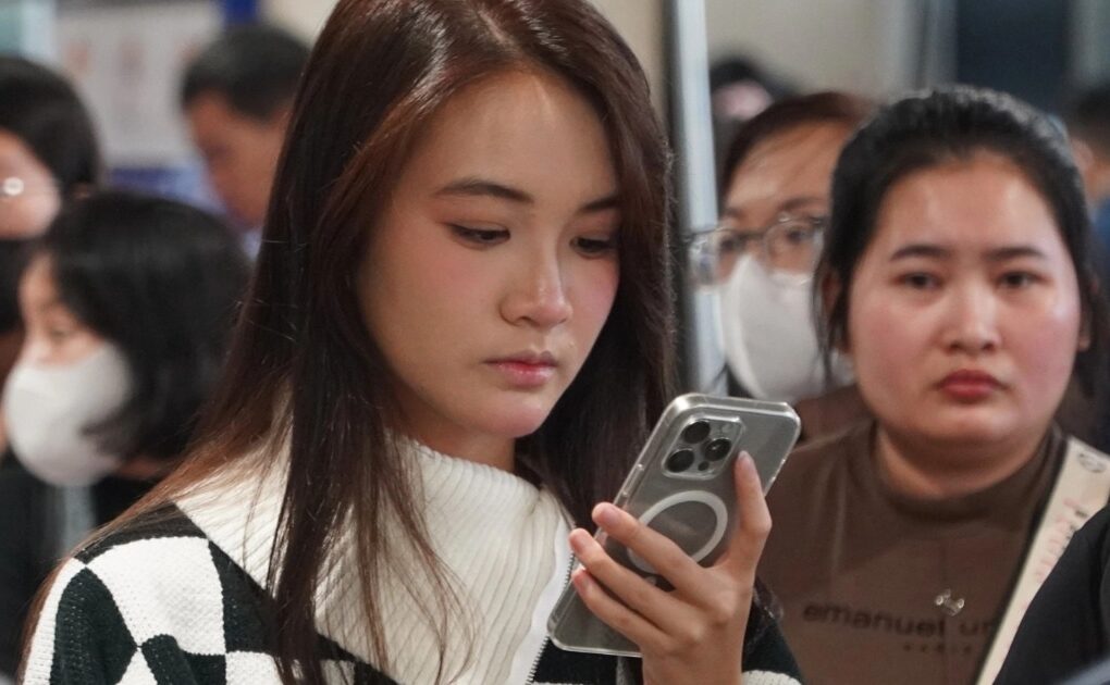 Người dân đến sân bay Tân Sơn Nhất sớm 4 giờ vì sợ trễ chuyến về đón Tết