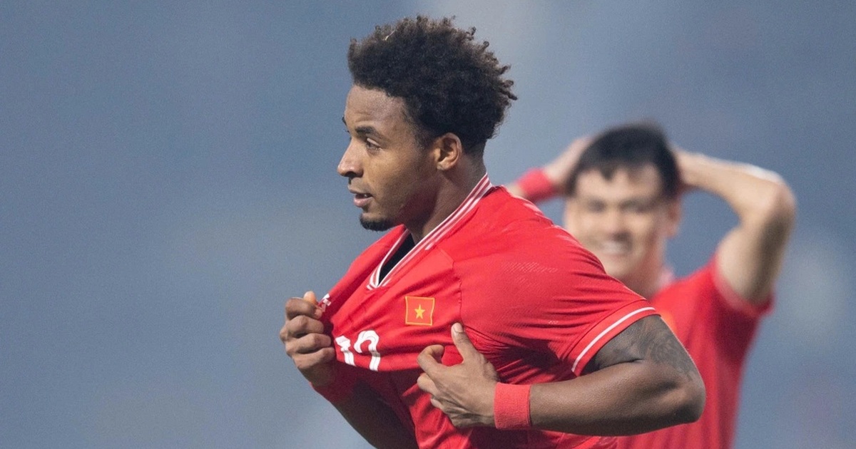 Nguyễn Xuân Son nhận thưởng cao nhất tuyển Việt Nam sau AFF Cup