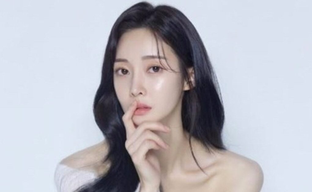 Nữ ca sĩ Hàn nhận 8 tháng tù treo vì lăng mạ chồng cũ trước mặt con