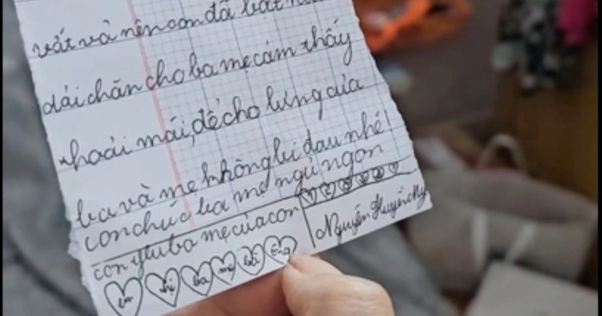Nửa đêm đi làm về thấy mẩu giấy con gái để ở giường, bố mẹ vừa đọc vừa khóc