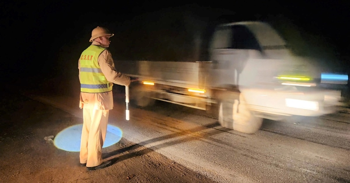 Sương mù dày đặc, cảnh báo nguy cơ tai nạn trên quốc lộ 6