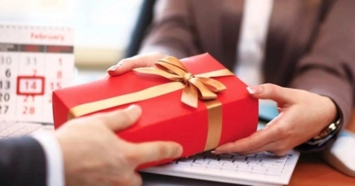 TPHCM nghiêm cấm biếu, tặng quà Tết cho lãnh đạo các cấp