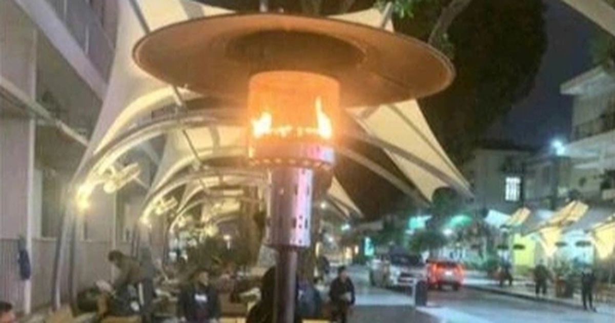 Thời tiết lạnh giá dịp Tết, các bệnh viện trang bị đèn sưởi cho người bệnh