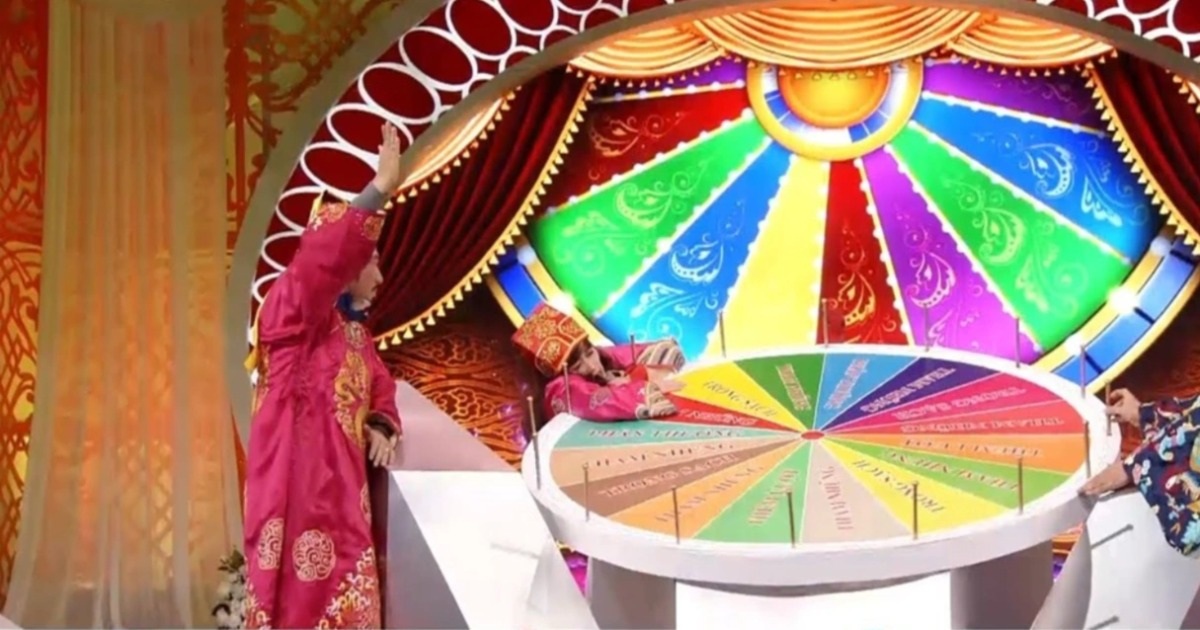 "Vòng quay tham nhũng" và những tiết mục gây bão ở Táo quân