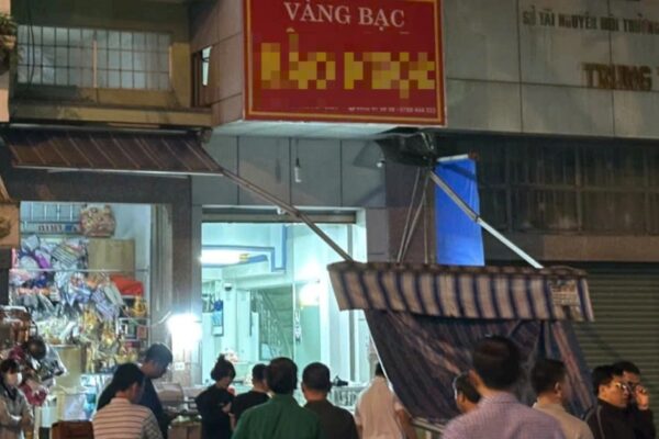 Vụ Người Đàn Ông Nhảy Lầu Tại Tiệm Vàng: Nguyên Nhân Và Diễn Biến Vụ cầm dao xông vào tiệm vàng rồi rơi lầu tử vong: Âm tính với ma túy