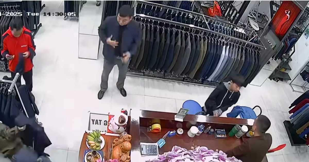 Xúc động câu chuyện cậu bé lớp 6 đạp xe lên phố xin việc kiếm tiền mua quà sinh nhật