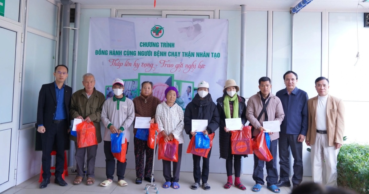 Ấm áp ngày Tết ở "xóm chạy thận"