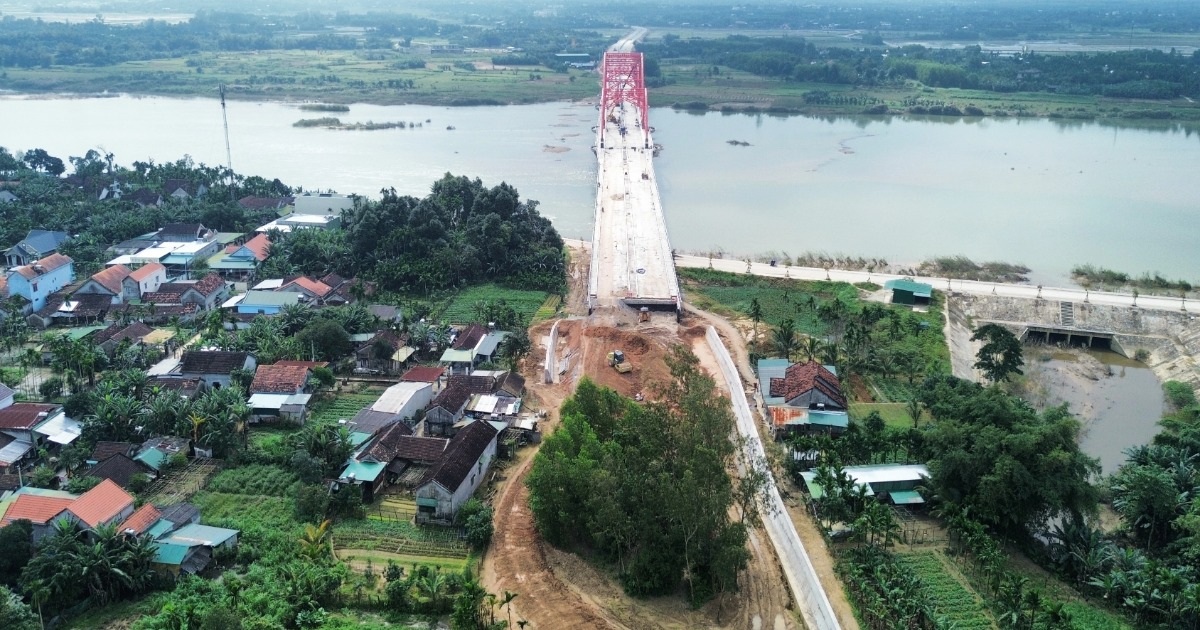 Cưỡng chế thu hồi đất để hoàn thành cầu Trà Khúc 3, Quảng Ngãi Chủ đất phải trả lại 1,2 tỷ đồng vì huyện nhầm phương án bồi thường