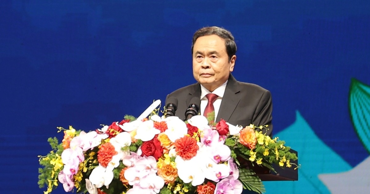 Kỷ niệm 70 năm Ngày Thầy thuốc Việt Nam: Bản hùng ca của những người chiến sĩ áo trắng Chủ tịch Quốc hội: Xây dựng nền y tế Việt Nam khoa học, dân tộc, đại chúng