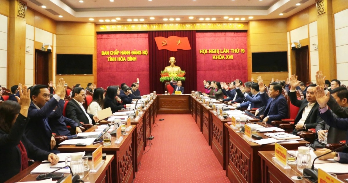 14 Cán Bộ Chủ Chốt Tỉnh Hòa Bình Tình Nguyện Xin Nghỉ Hưu Trước Tuổi Danh sách 14 cán bộ chủ chốt tỉnh Hòa Bình xin nghỉ hưu trước tuổi