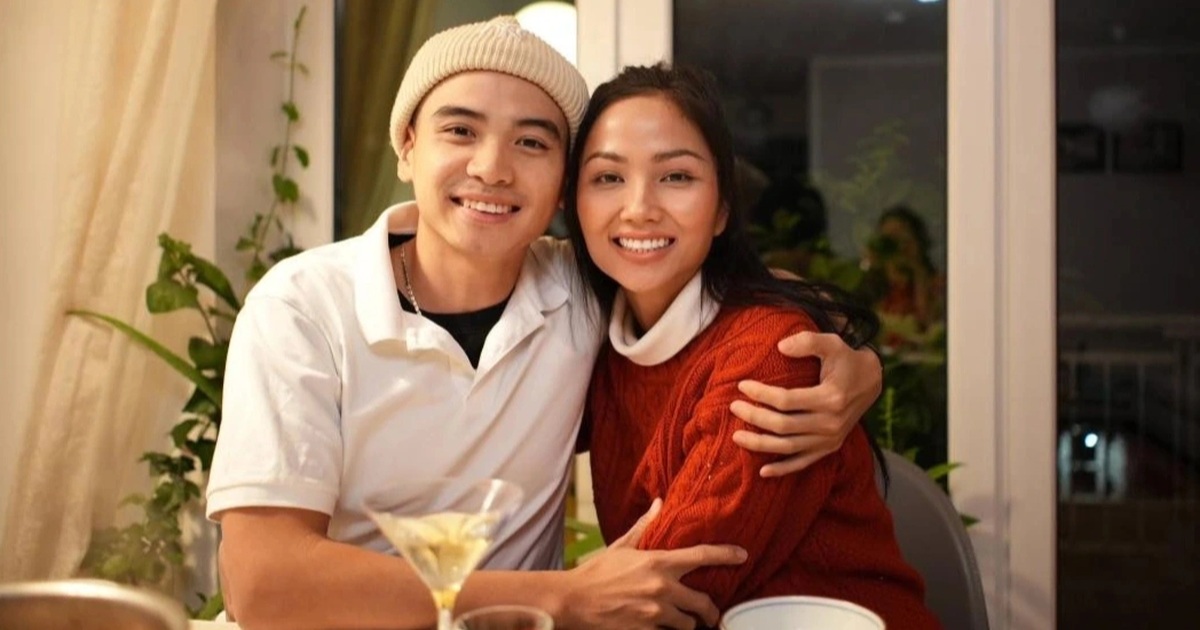 H’Hen Niê và hành trình 7 năm yêu nhiếp ảnh gia: Câu chuyện tình đầy cảm xúc H'Hen Niê 7 năm yêu nhiếp ảnh gia: Vài lần hợp tan, không đặt nặng kinh tế