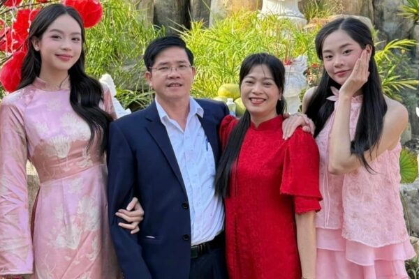 Hoa Hậu Thanh Thủy: Tết Là Khoảnh Khắc Gia Đình, Không Phải Danh Hiệu Hoa hậu Thanh Thủy: "Tôi vẫn được bố mẹ lì xì"