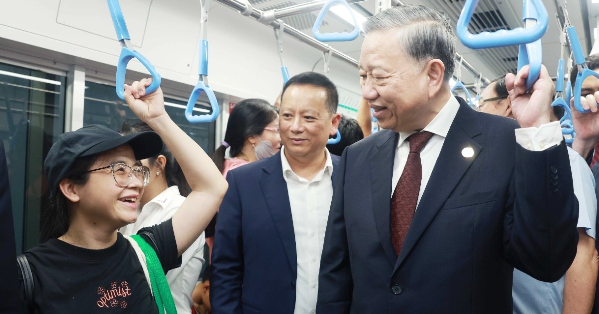 Tổng Bí thư Tô Lâm trải nghiệm tuyến Metro số 1 TP.HCM, trò chuyện cùng người dân Tổng Bí thư Tô Lâm đi Metro số 1 TPHCM, trò chuyện với người dân