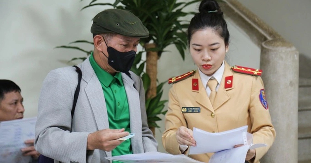 CSGT Tiếp Nhận Hơn 36.700 Hồ Sơ Cấp, Đổi Giấy Phép Lái Xe Chỉ Trong 7 Ngày CSGT tiếp nhận hơn 36.700 hồ sơ cấp, đổi giấy phép lái xe sau 7 ngày
