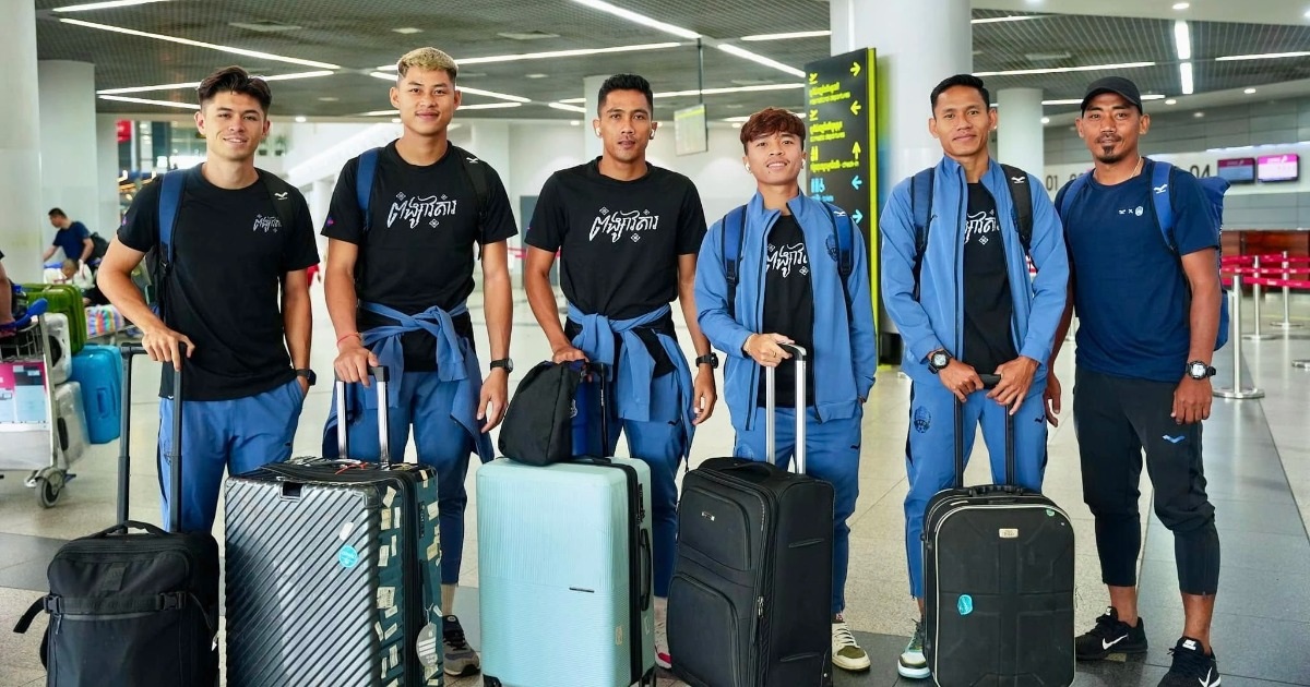 CSGT Hà Nội xử phạt hàng loạt tài xế dừng xe mua ổi trên quốc lộ 1B Dàn sao nhập tịch Campuchia có mặt ở Việt Nam, HLV chỉ ra điều bất lợi