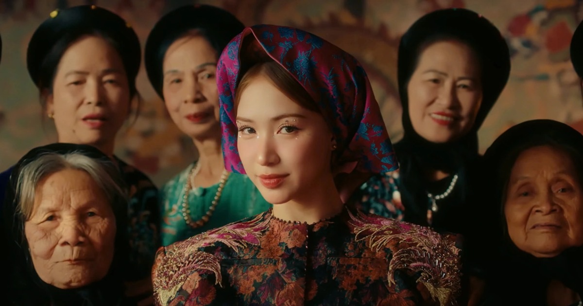 Hòa Minzy Dựng Rạp, Đãi Gần 100 Mâm Cỗ Tại Quê Nhà Lạc Xá Hòa Minzy cưỡi ngựa, đãi gần 100 mâm cỗ ngày ra mắt MV tại quê nhà