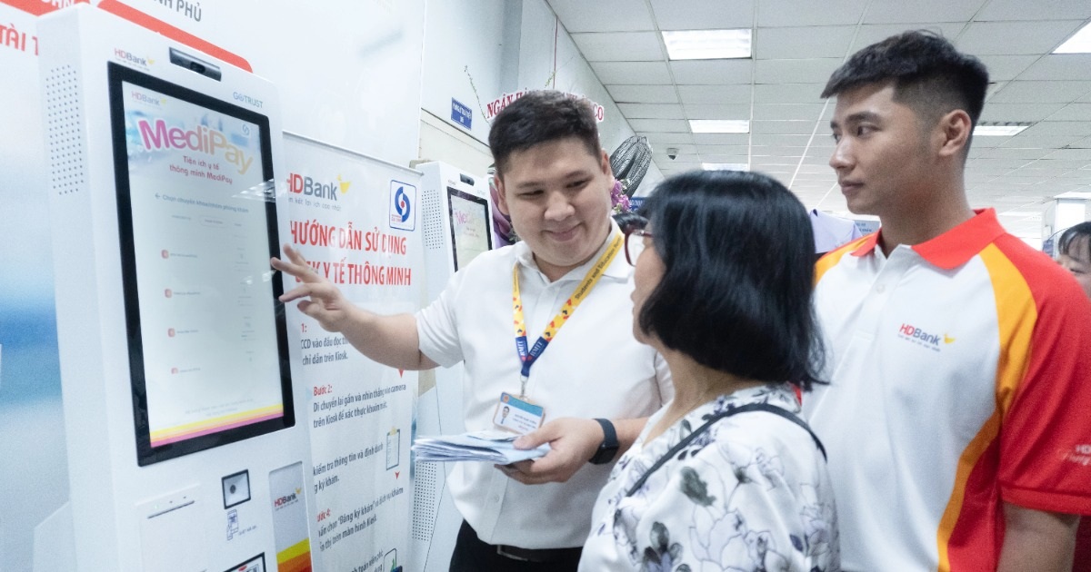 Kiosk Y tế Thông Minh HDBank: Giải Pháp Giảm Tải Bệnh Viện, Nâng Cao Trải Nghiệm Bệnh Nhân Khám chữa bệnh tiện lợi, giảm tải bệnh viện với Kiosk thông minh HDBank