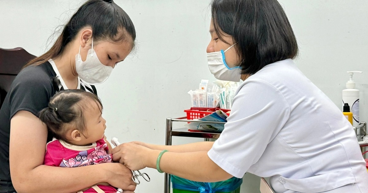 Bùng phát bệnh sởi tại Quảng Ngãi: Nguy cơ nghiêm trọng và giải pháp cấp thiết Số trẻ em mắc sởi tăng 60 lần so với cùng kỳ năm 2024