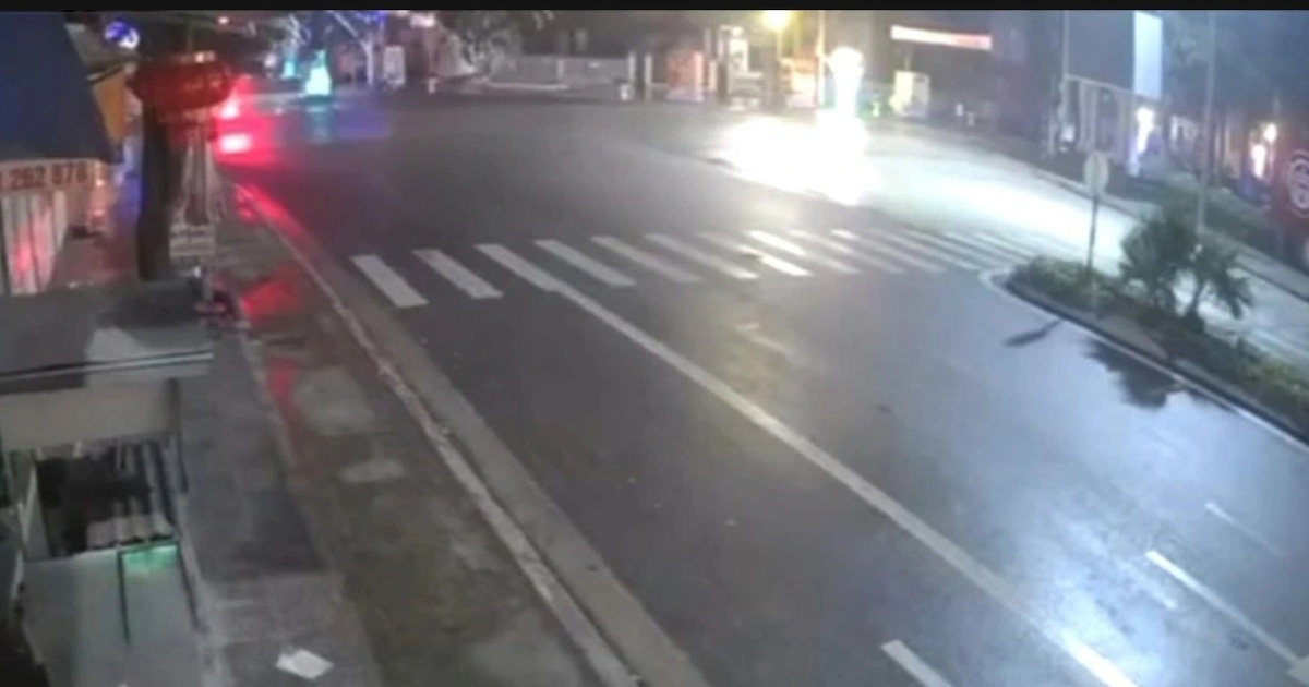 Tai Nạn Xe Máy Kẹp 3 Tại Thanh Hóa: 2 Người Tử Vong Xe máy kẹp 3 lao vào tường rào UBND huyện, 2 người tử vong
