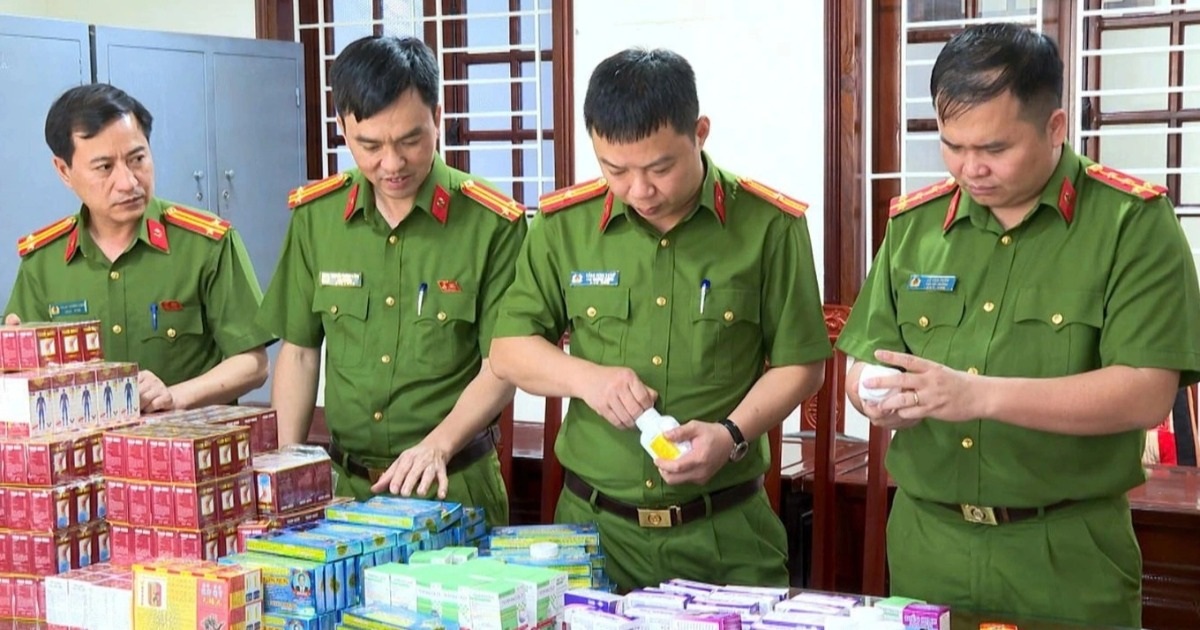 Bác sĩ: Thuốc giả là bẫy độc, đặc biệt đối với trẻ em và người già Bác sĩ: Thuốc giả là bẫy độc, đặc biệt đối với trẻ em và người già