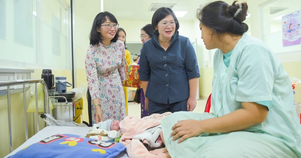 Bệnh viện từng ngập nặng, bác sĩ phải mang ủng cứu người, giờ ra sao? Bệnh viện từng ngập nặng, bác sĩ phải mang ủng cứu người, giờ ra sao?