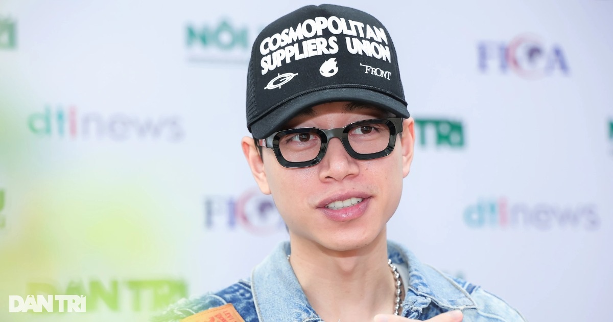 Double2T sau “Rap Việt”: Mang nhiều tiền về cho mẹ, đắt show vẫn ở nhà thuê Double2T sau "Rap Việt": Mang nhiều tiền về cho mẹ, đắt show vẫn ở nhà thuê