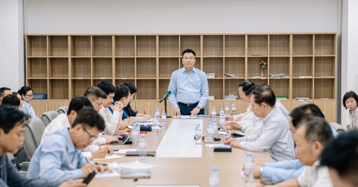 Phó Thủ tướng kiểm tra tiến độ dự án Bệnh viện Bạch Mai, Việt Đức cơ sở 2 Phó Thủ tướng kiểm tra tiến độ dự án Bệnh viện Bạch Mai, Việt Đức cơ sở 2