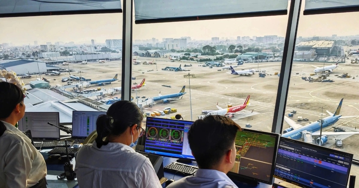 Sân bay Tân Sơn Nhất dự kiến đón 5.000 chuyến bay trong dịp nghỉ lễ 30/4 Sân bay Tân Sơn Nhất dự kiến đón 5.000 chuyến bay trong dịp nghỉ lễ 30/4