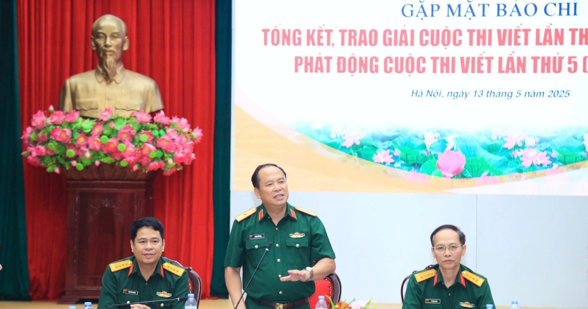 30 tác phẩm đạt giải cuộc thi viết về Bảo vệ nền tảng tư tưởng của Đảng 30 tác phẩm đạt giải cuộc thi viết về Bảo vệ nền tảng tư tưởng của Đảng