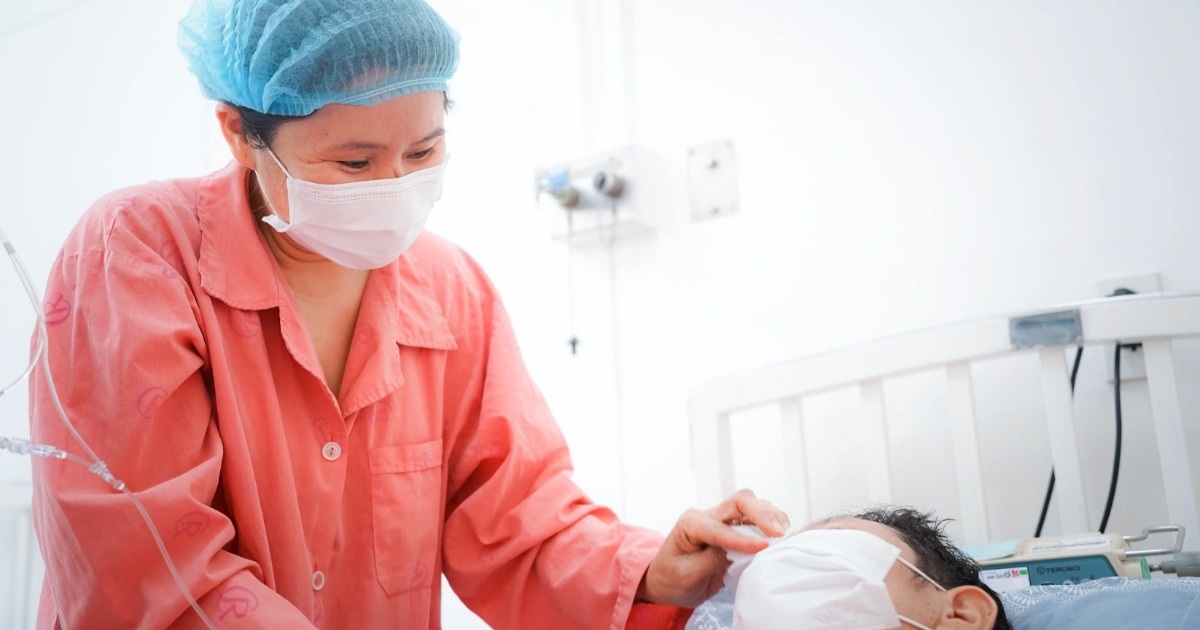 6 Cuộc Đời Hồi Sinh Nhờ Hiến Tạng Cao Quý Dịp Lễ 30/4 6 cuộc đời "hồi sinh" dịp lễ 30/4 nhờ món quà cao quý của người chết não