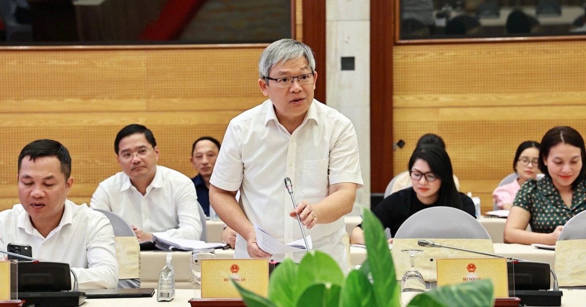 Bộ Công an: Có thiếu sót khi điều tra vụ tai nạn bé gái tử vong ở Vĩnh Long Bộ Công an: Có thiếu sót khi điều tra vụ tai nạn bé gái tử vong ở Vĩnh Long