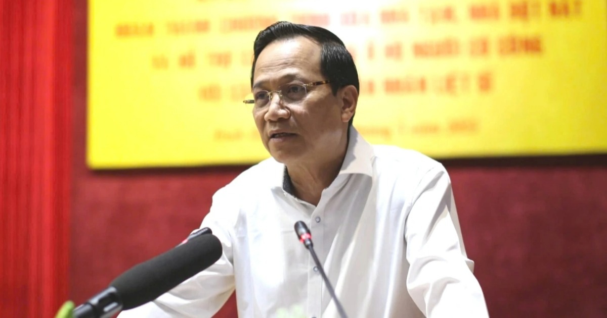 Bộ trưởng Đào Ngọc Dung: “Bình Định nói thật, làm thật” Bộ trưởng Đào Ngọc Dung: "Bình Định nói thật, làm thật"