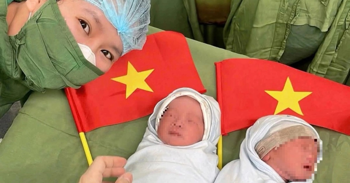 Cặp song sinh chào đời ngày 30/4, được đặt tên Thống Nhất và Hòa Bình Cặp song sinh chào đời ngày 30/4, được đặt tên Thống Nhất và Hòa Bình