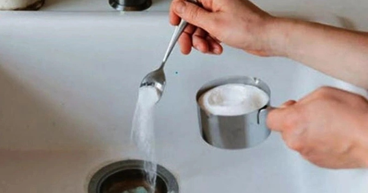 Cháu bé 2 tuổi ở TPHCM uống nhầm bột thông cống, bỏng toàn bộ khoang miệng Cháu bé 2 tuổi ở TPHCM uống nhầm bột thông cống, bỏng toàn bộ khoang miệng