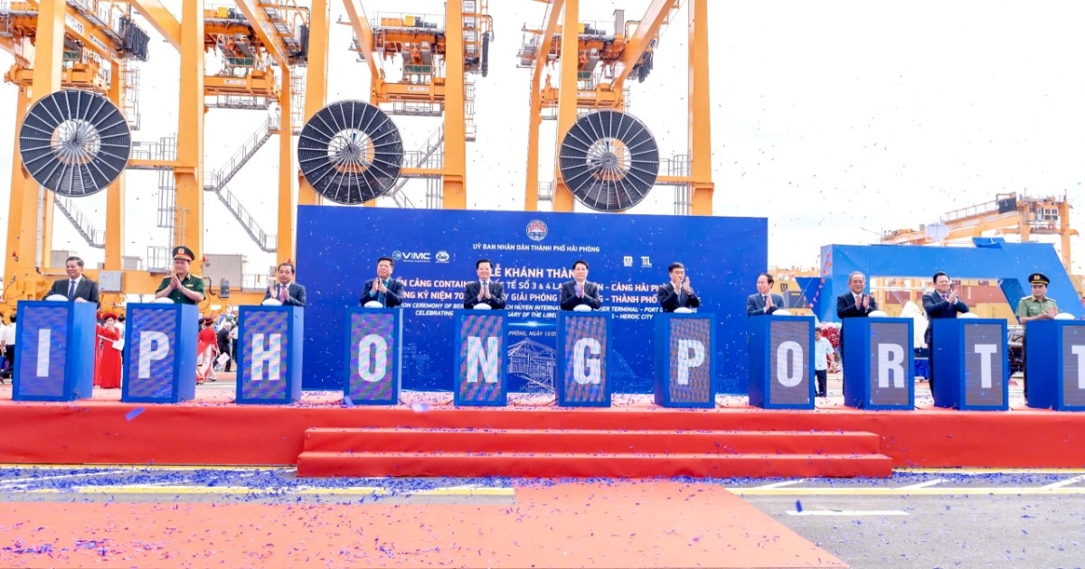 Chủ tịch nước dự lễ khánh thành bến cảng container quốc tế tại Hải Phòng Chủ tịch nước dự lễ khánh thành bến cảng container quốc tế tại Hải Phòng