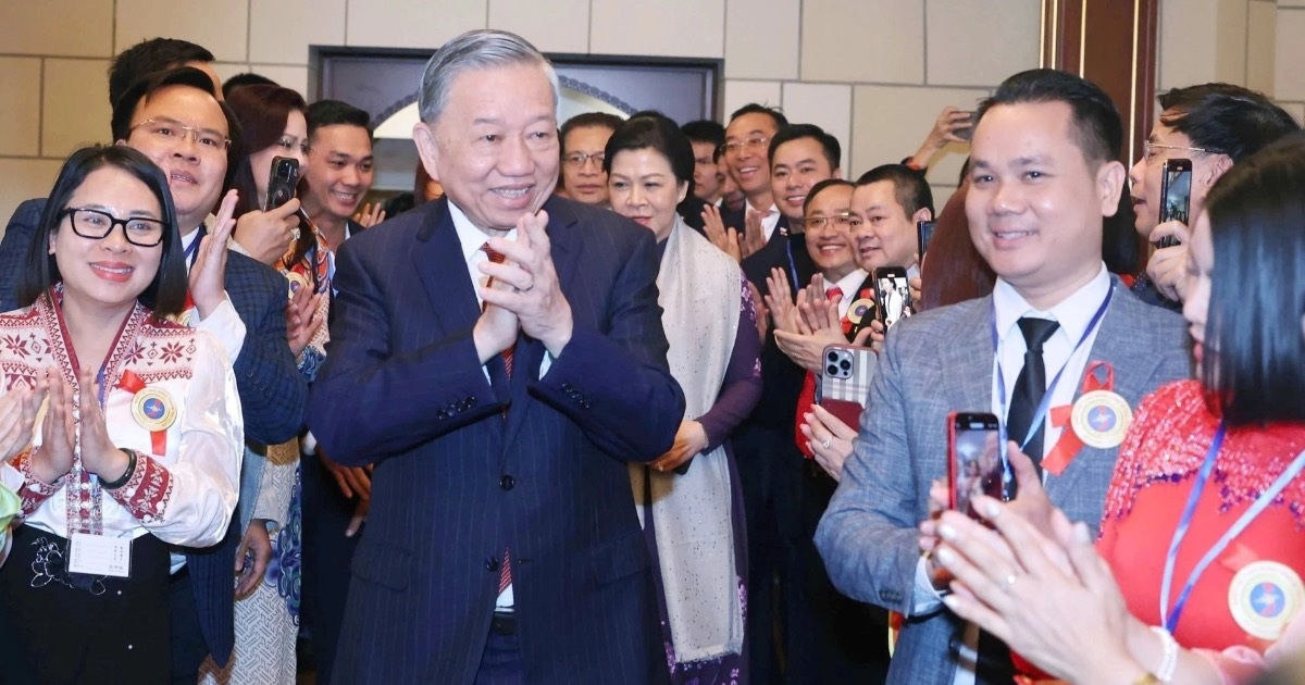 Cộng Đồng Người Việt Tại Nga Vui Mừng Đón Tổng Bí Thư Tô Lâm Cộng đồng người Việt tại Nga vui mừng đón Tổng Bí thư Tô Lâm cùng đoàn đại biểu cấp cao Việt Nam